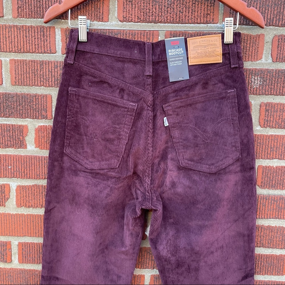 🆕 Levi's Ribcage Bootcut Boot Cut Corduroy Pants - Picture 11 of 14